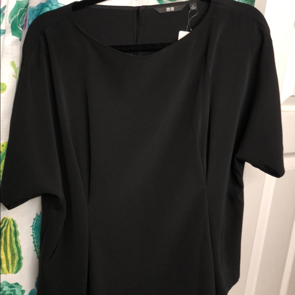 Uniqlo Black pleated blouse